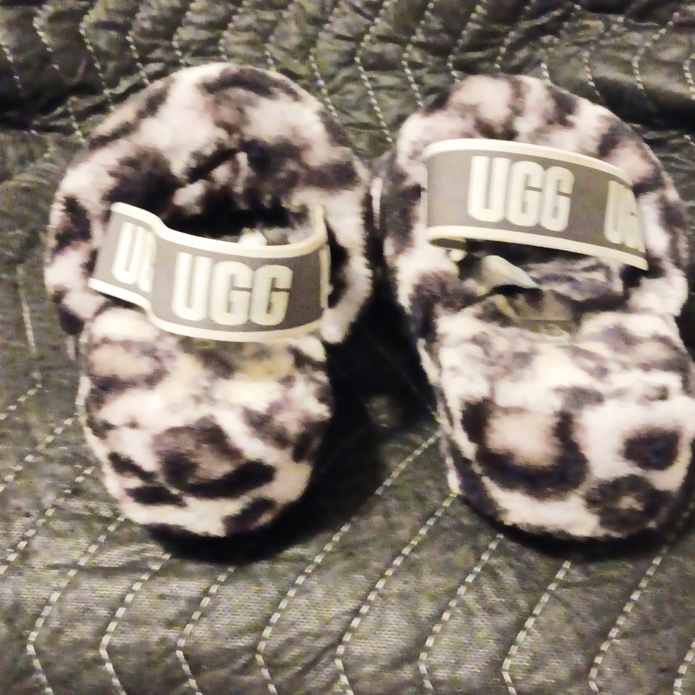 UGG Kids' Fluffy Black and Gray Slippers